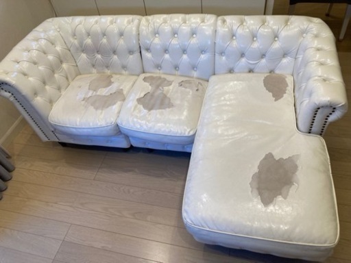【明日8/30まで　さらに値下しました】【中古　修復可能】【交換用新品クッション1点オマケ付】 SOFAS VINCENT フリースタイル チェスターフィールド ホワイト 合成皮革　３点まとめて出品