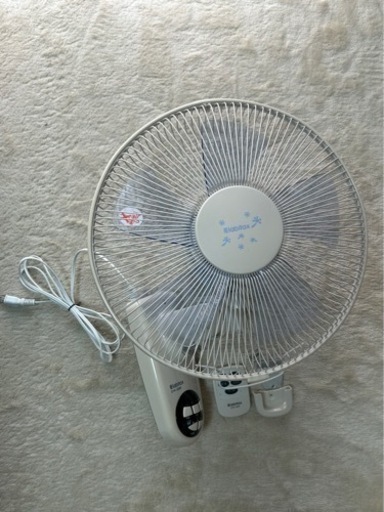 壁掛け扇風機　リモコン付き