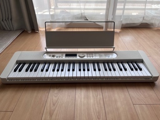CASIO 電子ピアノ　LK-520