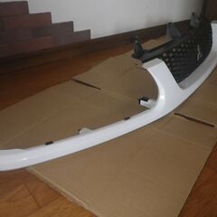 【値下げ】三菱純正 デリカスペースギア フロントグリルの画像