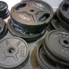 【格安中古】バーベル＆プレートセット　プレート約180kg、バーベルシャフト2本、EZバー、トライセップバー、ストレートバーの画像