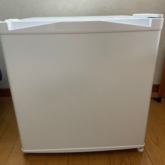 ミニ冷蔵庫　2022年製