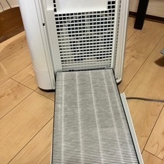 【取引中】中古SHARPプラズマクラスター加湿空気清浄機KC-G50-Wの画像