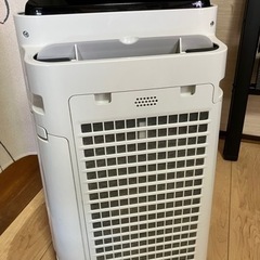 【取引中】中古SHARPプラズマクラスター加湿空気清浄機KC-G50-Wの画像