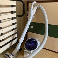 【取引中】HITACHI 掃除機　CV-PP7の画像