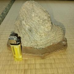 【１．６ｋｇ！希少！】南極の石（中）手作りの台座付きの画像