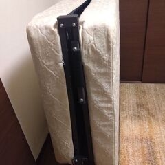 折り畳み型シングルベッド
