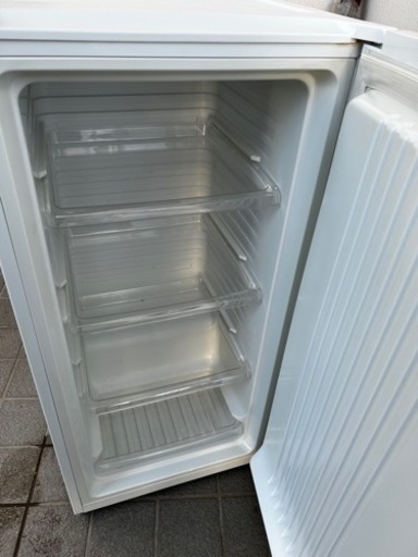 大事に使って来ました。誰か使って下さい。ハイアール冷凍庫100L