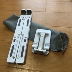 （新品未使用）アイフォン用　アイパッド用　　スタンド　合計４個の画像