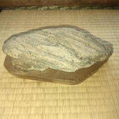 【２．５ｋｇ！希少！】南極の石（中）手作りの台座付きの画像