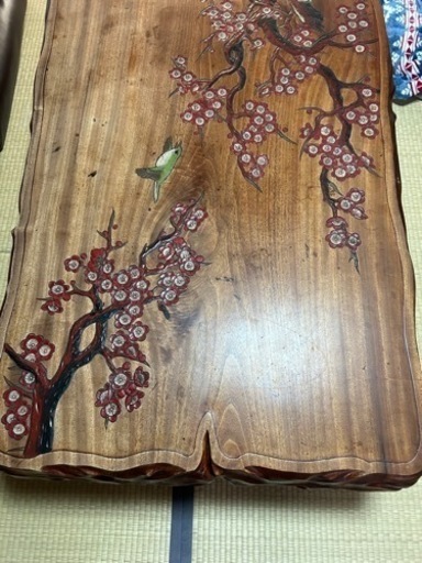 彫り物テーブル