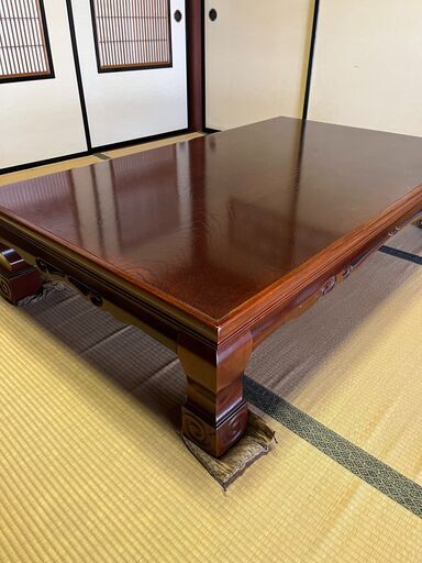 座卓（座敷で使用するようなテーブル）