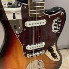 【美品】Squier ジャガー JAGUAR スクワイア スクワイヤー 専用ケース付属　ギターの画像