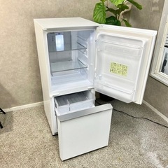 ☑︎ご成約済み🤝 SHARP 一人暮らし冷蔵庫✨ 上品なホワイトガラス🫧 の画像