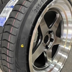 クリーヴレーシング タイヤ付き4本の画像