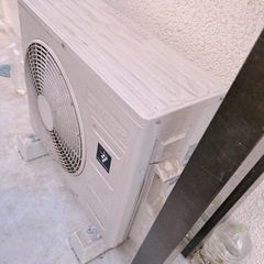 美品シャープ　エアコン　プラズマクラスター　室外機　AY N22DM家電 季節、空調家電 エアコンの画像