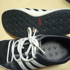 アディダス　クールメッシュ　７０００円ぐらいの品の画像