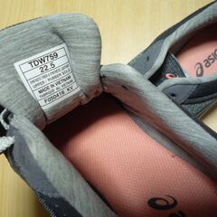 アシックス　ウォーキングシューズ　７０００円ぐらいの品の画像