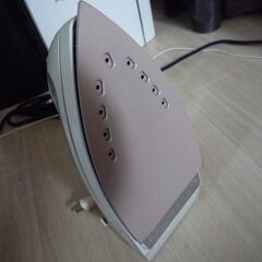 東芝アイロン　７０００円ぐらいの品の画像