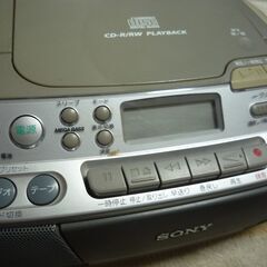 ｓｏｎｙ　ポータブルｃｄ＆カセットプレーヤー　８０００円ぐらいの品の画像