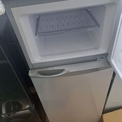 シャープツードア冷蔵庫の画像