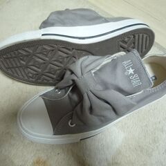 コンバース　リボンシューズ　レア品　６０００円ぐらいの品の画像