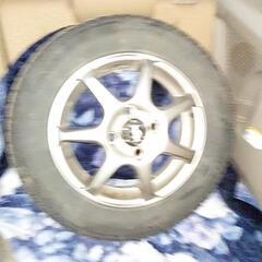 車のパーツ タイヤ、ホイールの画像