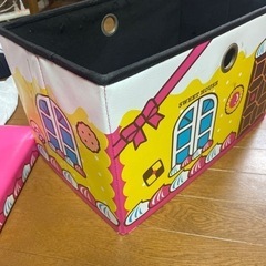 座れるおもちゃ箱　SWEET HOUSEの画像