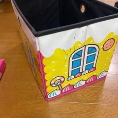 座れるおもちゃ箱　SWEET HOUSEの画像