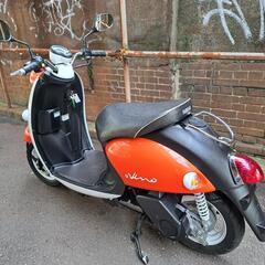 ヤマハ　Eビーノ　SY11J　出川哲朗の充電させてもらえませんかのバイク　実働車両の画像