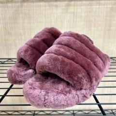 UGG アグ　FLUFF YEAH SLIDE フラッフイヤースライド