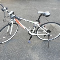 自転車 クロスバイクの画像