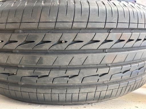 車のパーツ タイヤ、ホイール