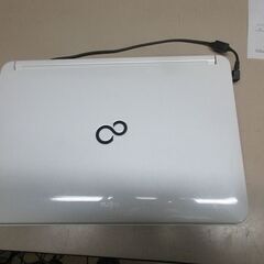 Fujitsu FMVA56CWKS LIFEBOOK AH56/C Windows10 Office2010Home and Business付の画像