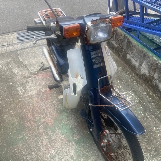 カブ・二台・エンジン不動・引き取り希望・鍵はあります。