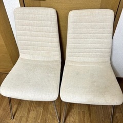 ニトリ　ダイニングテーブルと椅子4脚の画像