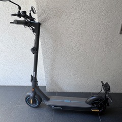 電動キックスケーター　Segway J-Maxの画像