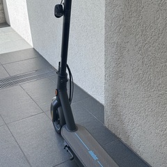 電動キックスケーター　Segway J-Maxの画像