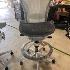 アーロンチェア スツール Bサイズ　ミネラル色 カウンター高さ Herman Miller Aeron Stool第１