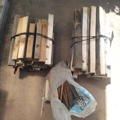 (引取者決定)薪二束差し上げます。