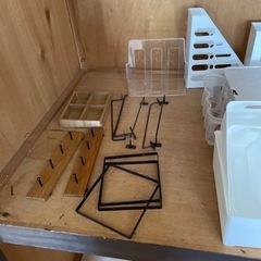 100均のケースなど大量の画像