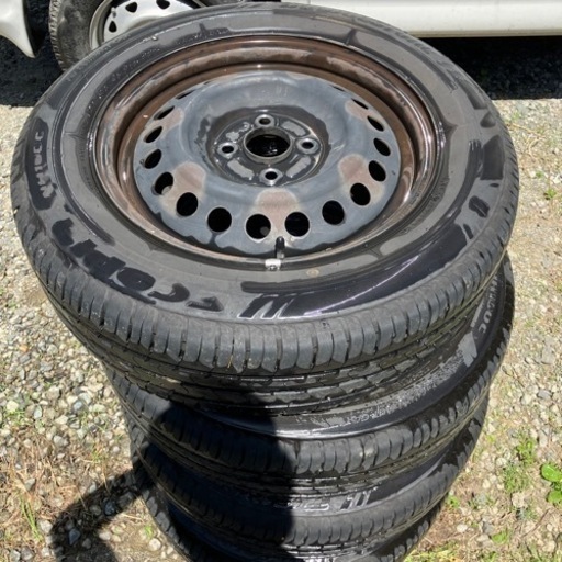 車のパーツ タイヤ、ホイール