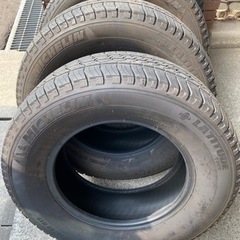 車のパーツ タイヤ、ホイール