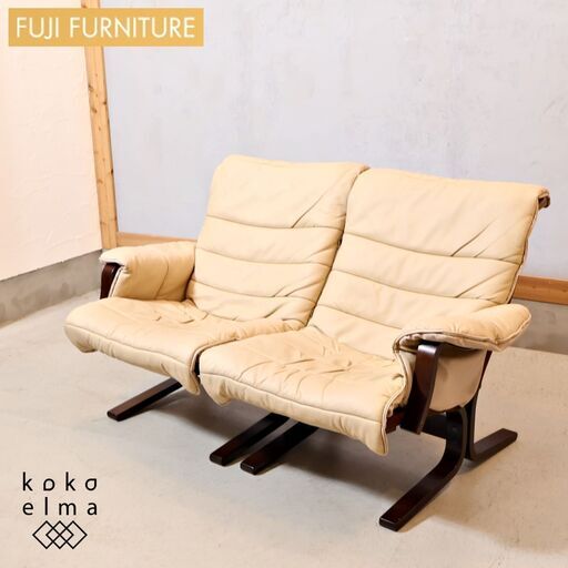 FUJI FUNITURE(冨士ファニチア) 曲げ木 2人掛けソファーです。セパレートタイプのレトロな2Pソファー。北欧テイストや和モダンなどにおススメのラブソファーお部屋を優しい雰囲気に♪
