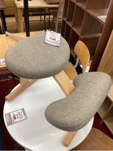 KE-12【新入荷　リサイクル品】リボ　バランスチェア　EASY ライトブラウン