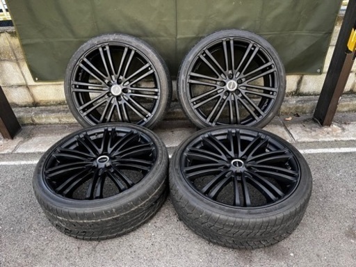 車のパーツ タイヤ、ホイール