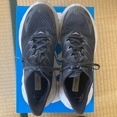 ホカオネオネランニングシューズの画像