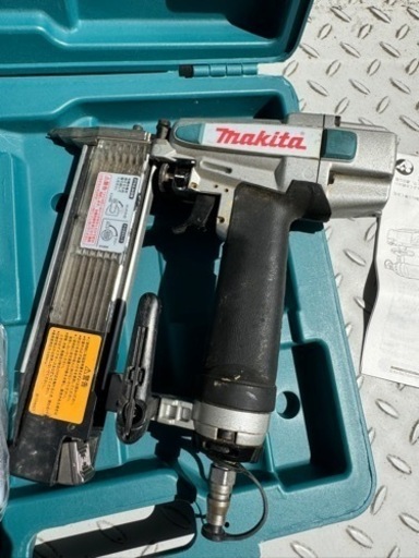 マキタ AF502N 仕上釘打　中古