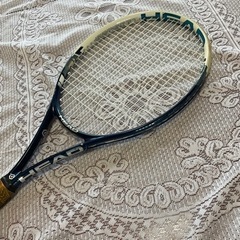 中古テニスラケットの画像