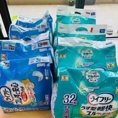 大人用紙おむつ、トイレ用品の画像